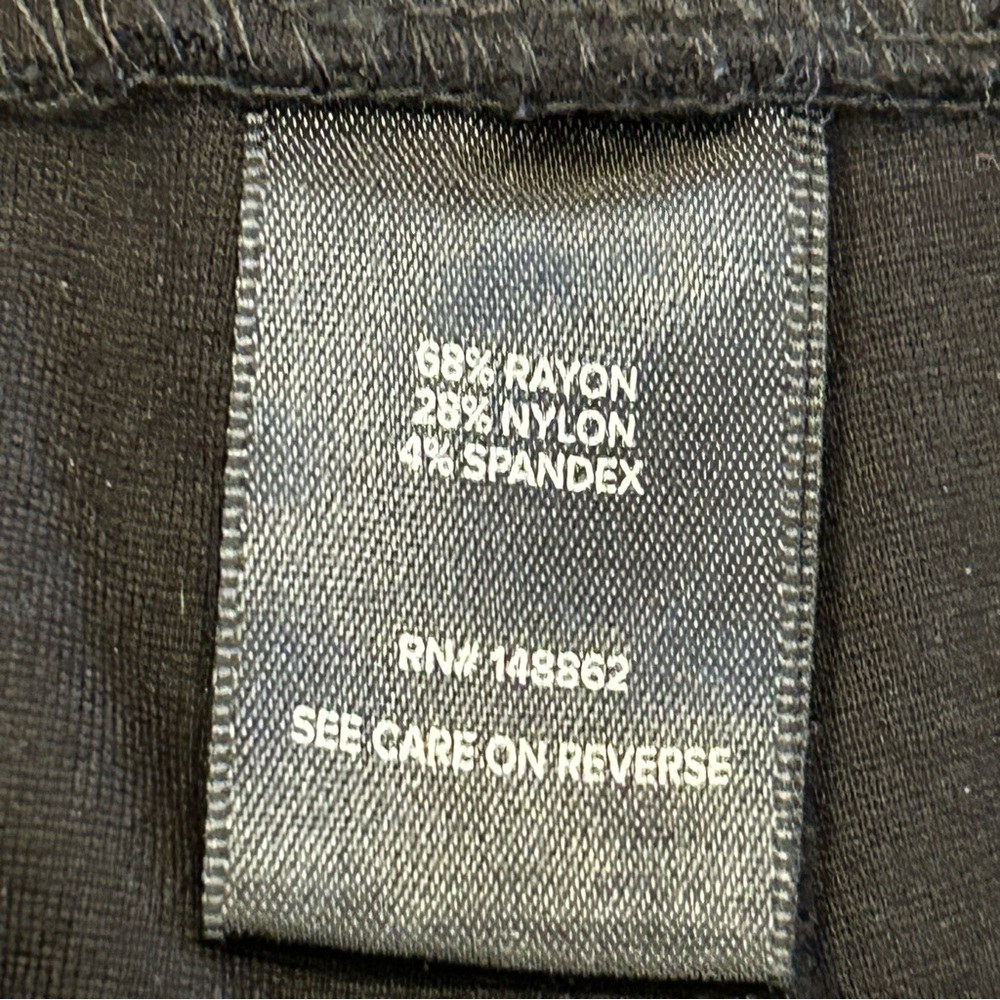 Torrid Pixie Black Capris 18/20 Short - image 6